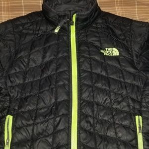Boys Size 6 North face coat
